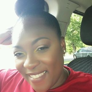 Meet your Posher, Tisha